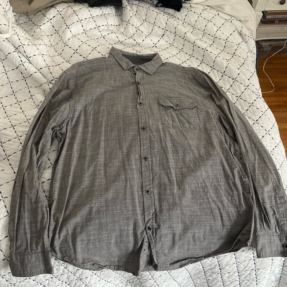Men’s grey button down shirt